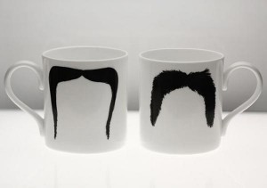 mug avec motif moustache