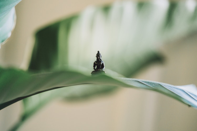 yoga: figurine de bouddha