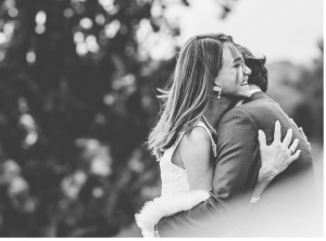 Photo noir et blanc d'un couple